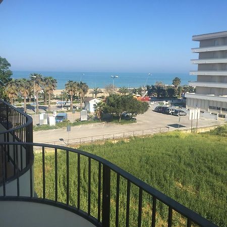 Appartamenti Sul Lungomare Alba Adriatica Εξωτερικό φωτογραφία